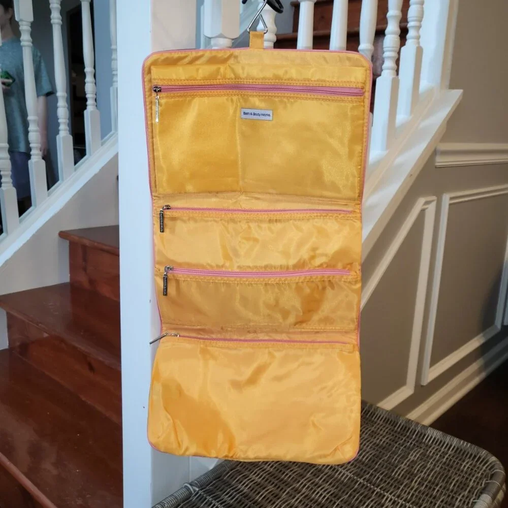 Bath and Body Works Hanging Foldable Organizer Luggage Accessory